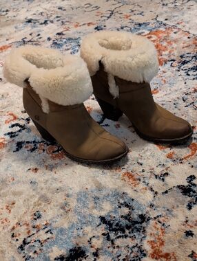 Born Taupe Ankle Boots with Cream Shearling Cuff